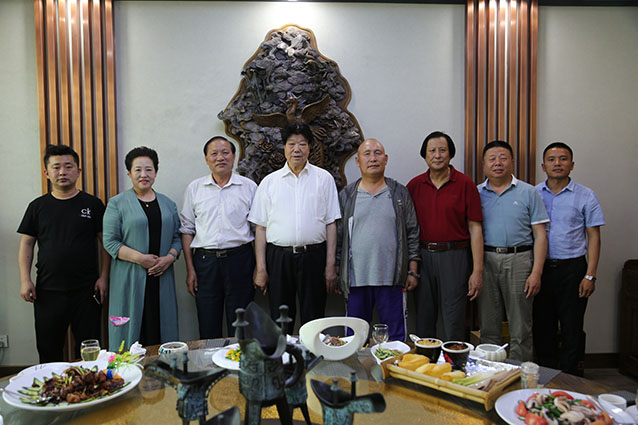 2019年5月25日社会活动家薛昌文先生及中华薛氏宗亲联谊总会秘书长薛